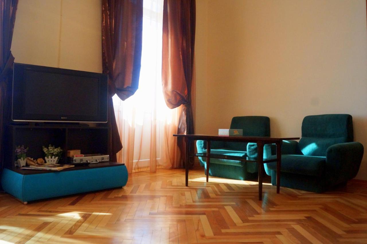 Arteast Hostel エレバン エクステリア 写真