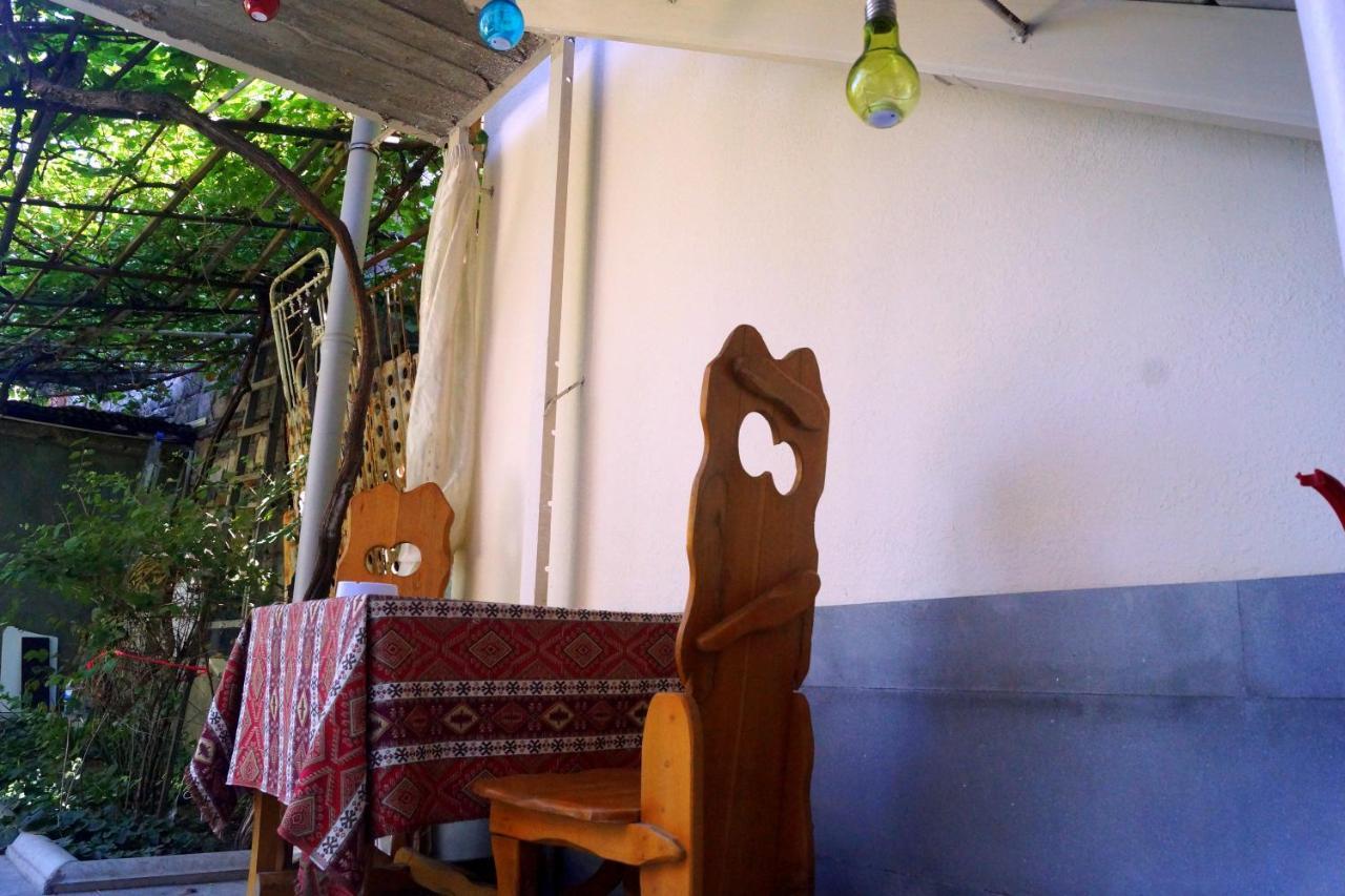 Arteast Hostel エレバン エクステリア 写真