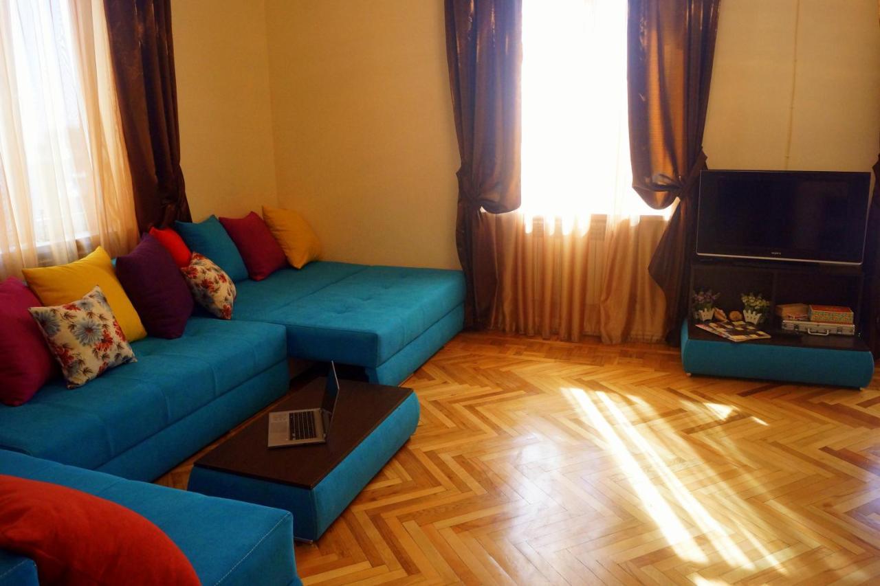 Arteast Hostel エレバン エクステリア 写真
