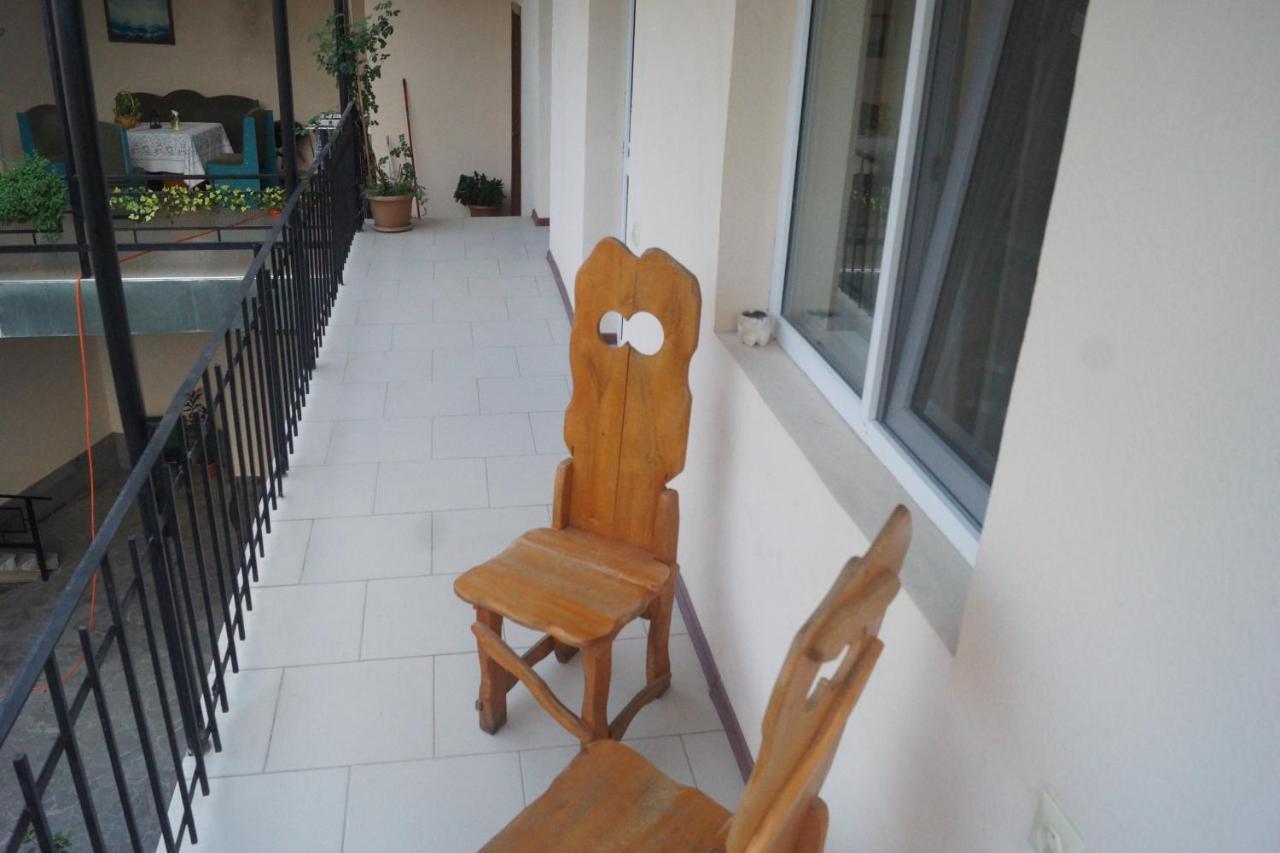 Arteast Hostel エレバン エクステリア 写真