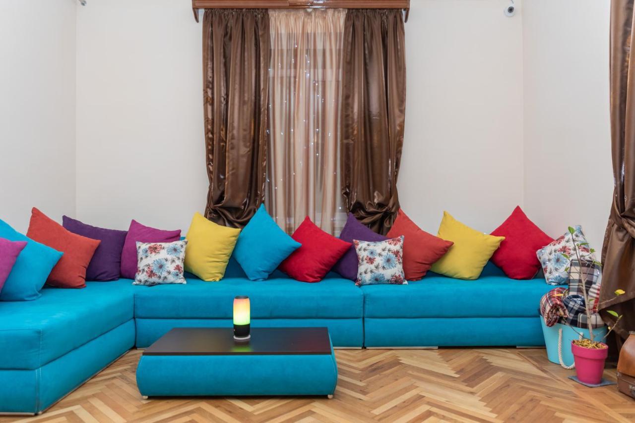 Arteast Hostel エレバン エクステリア 写真