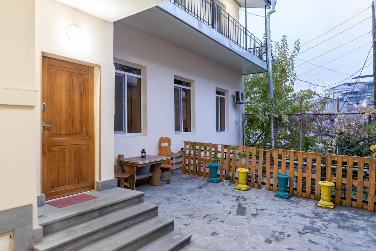 Arteast Hostel エレバン エクステリア 写真