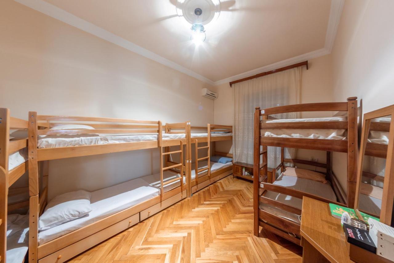 Arteast Hostel エレバン エクステリア 写真